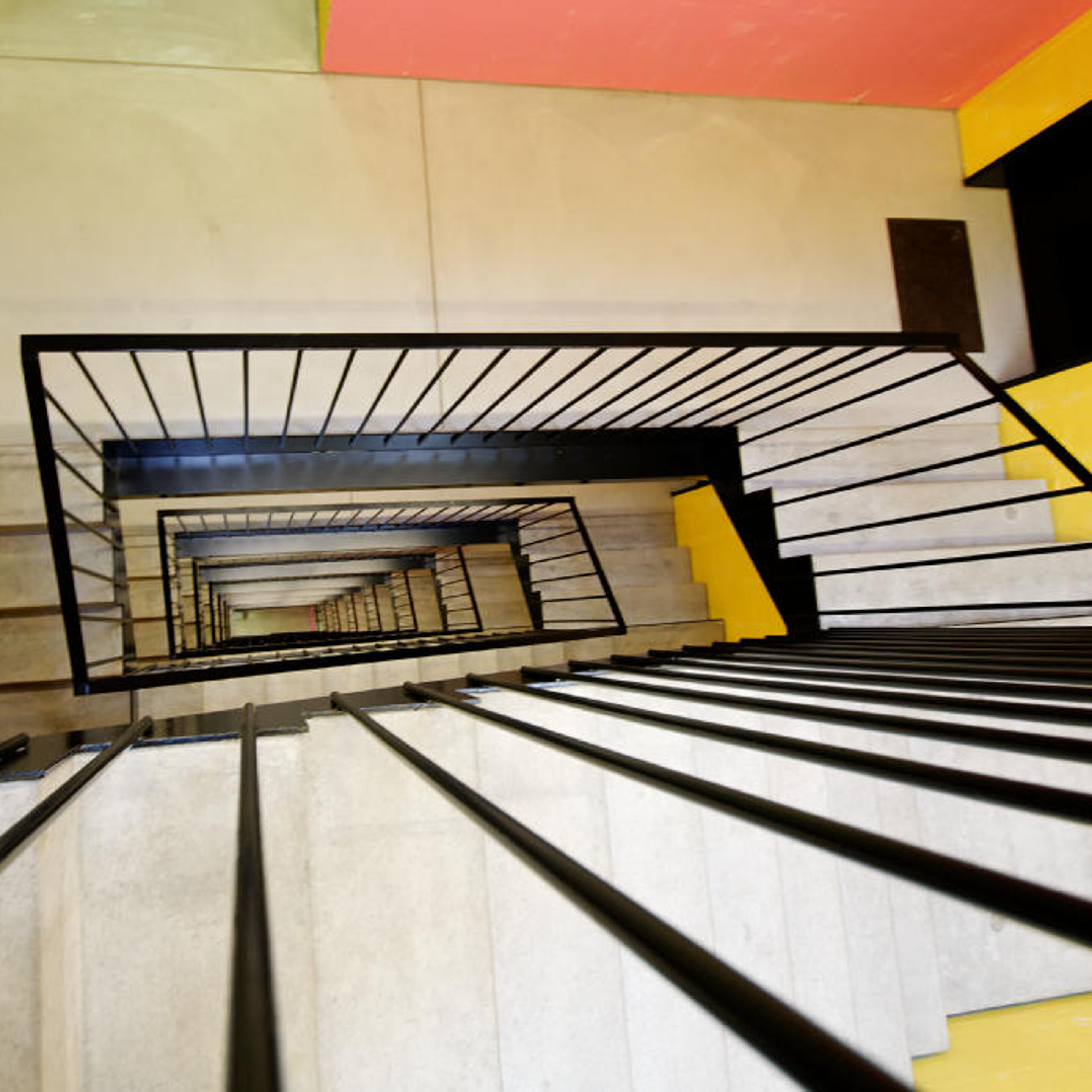 Überbauung James Eckhaus, Flüelastrasse